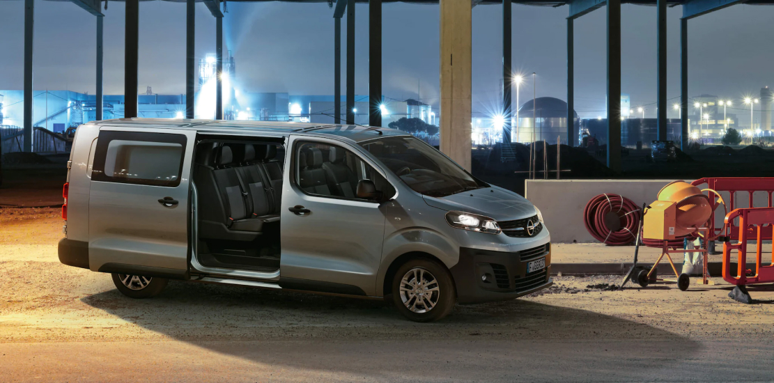 2022 Opel Vivaro Edition 4 Door Cargo Van Dashboard Stockphoto
